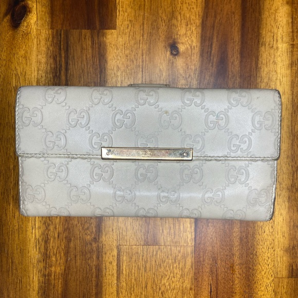 Gucci White Leather Clutch - Picture 1 of 8